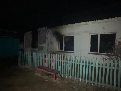 В Курганской области загорелся дом. Погибли дети В Курганской области загорелся дом. Погибли дети