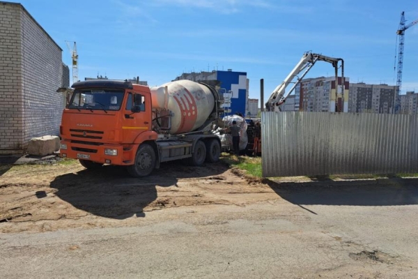 В Кургане вновь приступили к строительству бассейна в Заозёрном В Кургане вновь приступили к строительству бассейна в Заозёрном