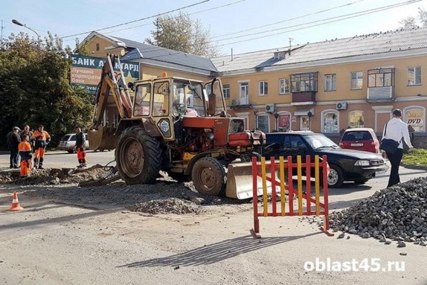 В Кургане продлили сроки ремонта на улице Мяготина, закрытой для транспорта