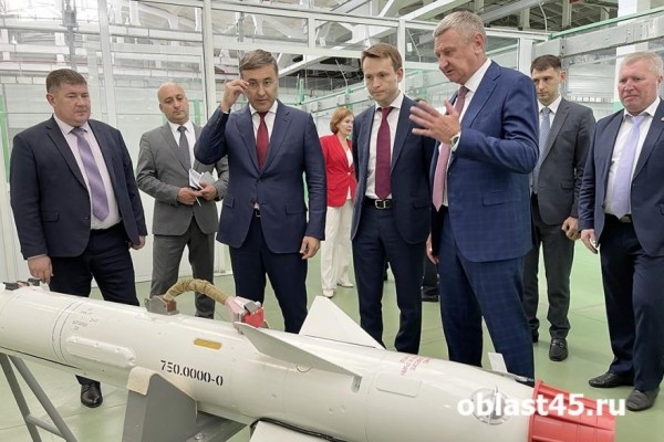 В Кургане федеральному министру показали уникальные производства