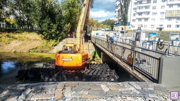В ЦПКиО расчистят 230 метров старицы Битевки, работы уже начались