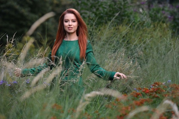 Юлия Савичева: я знаю мужа 18 лет, но мы все еще притираемся друг к другу