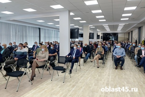 Губернатор Шумков встретился с работниками крупных курганских заводов Губернатор Шумков встретился с работниками крупных курганских заводов