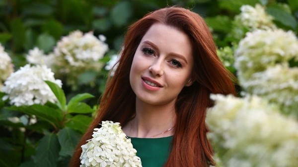 Юлия Савичева: я знаю мужа 18 лет, но мы все еще притираемся друг к другу
