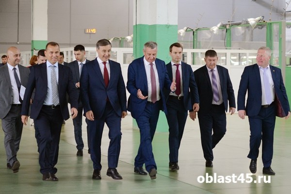 В Кургане федеральному министру показали уникальные производства