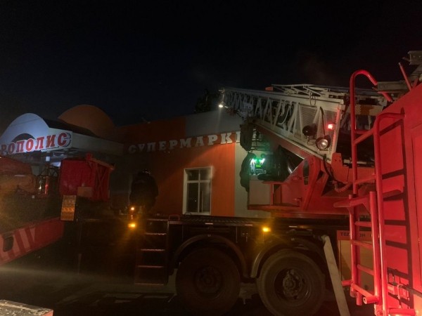 В Кургане горел продуктовый магазин крупной торговой сети В Кургане горел продуктовый магазин крупной торговой сети