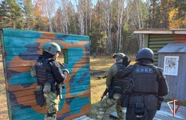 Курганский СОБР Росгвардии провел комплексные занятия в полевых условиях (видео) Курганский СОБР Росгвардии провел комплексные занятия в полевых условиях (видео)