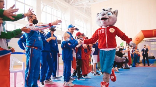 Церемония открытия фестиваля ГТО среди семейных команд прошла в Кисловодске Церемония открытия фестиваля ГТО среди семейных команд прошла в Кисловодске