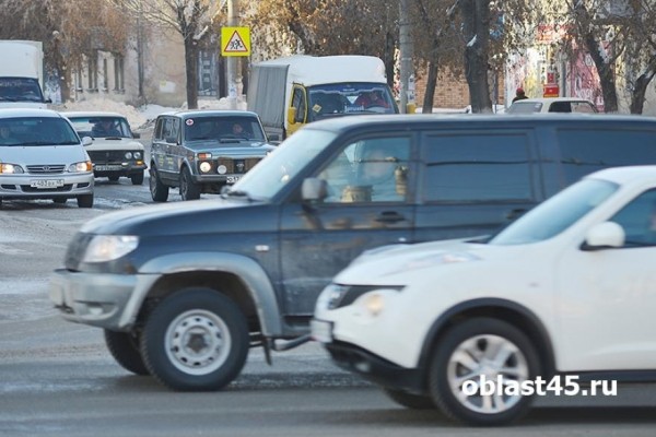 В Кургане ищут водителя, который скрылся с места ДТП