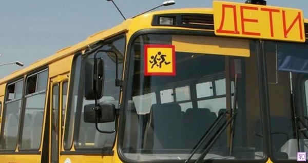 На шоссе Тюнина КАМАЗ врезался в автобус с детьми На шоссе Тюнина КАМАЗ врезался в автобус с детьми