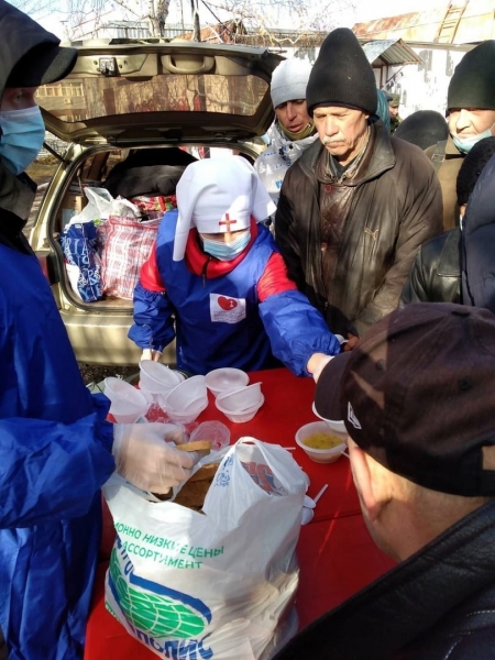 В Кургане нуждающихся накормили горячим обедом