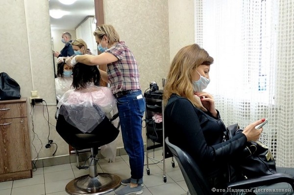 Дресс-QRкод: в курганском салоне красоты принимали клиентов без QR-кода