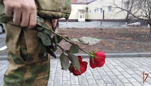 В Кургане росгвардейцы почтили память павших боевых товарищей