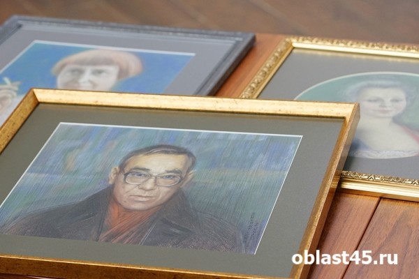 Курганскому музею подарили портрет актрисы Светланы Крючковой Курганскому музею подарили портрет актрисы Светланы Крючковой