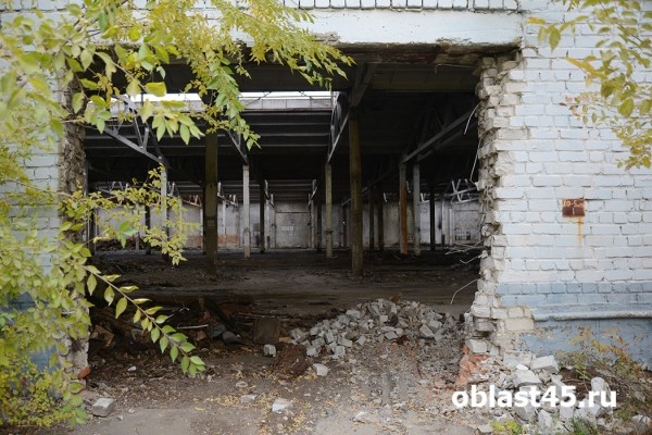 &laquo;Настоящие мародеры!&raquo;: в Кургане владелец цеха &laquo;Икара&raquo; разрушает историческое здание 
