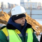 Губернатор Вадим Шумков проконтролировал ход возведения социальных объектов в Заозерном и обсудил с Надеждой Дубив строительство бассейна
Губернатор Вадим Шумков проконтролировал ход возведения социальных объектов в Заозерном и обсудил с Надеждой Дубив строительство бассейна