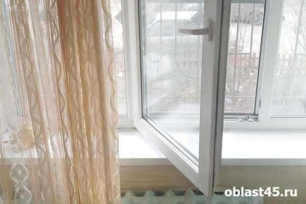 В Курганской области сирота пожаловалась на холод в новостройке