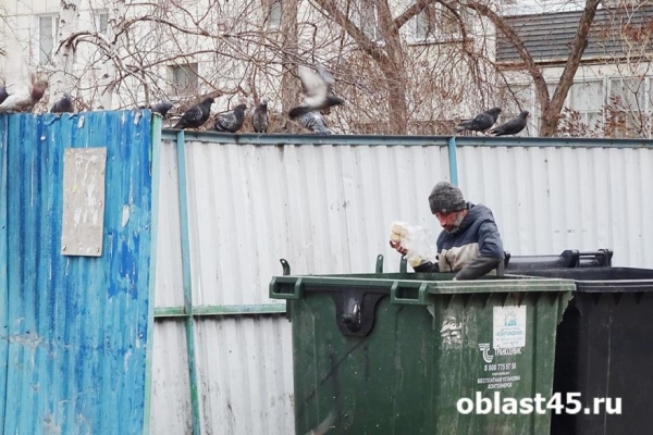 В Кургане нуждающихся накормили горячим обедом