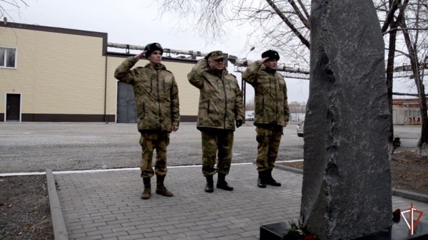 В Кургане росгвардейцы почтили память павших боевых товарищей