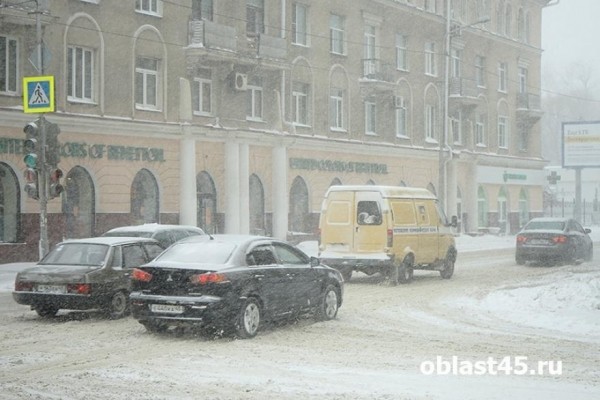 Госавтоинспекция предупреждает водителей Зауралья о сложной ситуации на дорогах