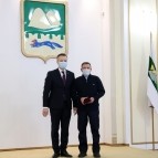 Накануне Нового года вручены государственные, ведомственные и региональные награды жителям области
Накануне Нового года вручены государственные, ведомственные и региональные награды жителям области