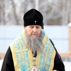 
											На новом Чимеевском храме начали устанавливать купола 									