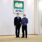 Накануне Нового года вручены государственные, ведомственные и региональные награды жителям области
Накануне Нового года вручены государственные, ведомственные и региональные награды жителям области