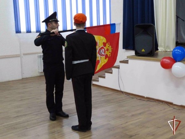 Представители Росгвардии приняли участие в церемонии посвящения в кадеты курганских школьников