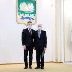 Накануне Нового года вручены государственные, ведомственные и региональные награды жителям области
Накануне Нового года вручены государственные, ведомственные и региональные награды жителям области
