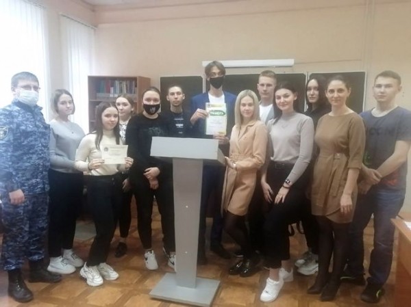 Сотрудники Росгвардии приняли участие в декаде правовых знаний в Зауралье Сотрудники Росгвардии приняли участие в декаде правовых знаний в Зауралье