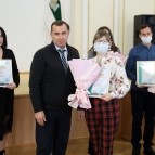 
											Губернатор Вадим Шумков вручил областные молодёжные премии									