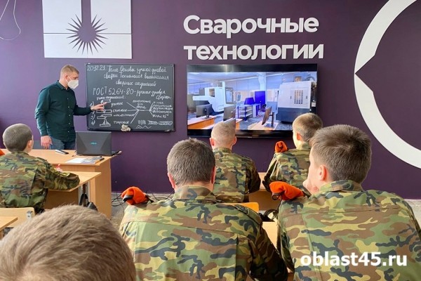  В Курганском промышленном техникуме открыли современные мастерские