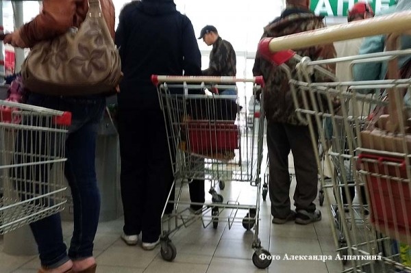 Курганец в супермаркете ограбил случайного знакомого