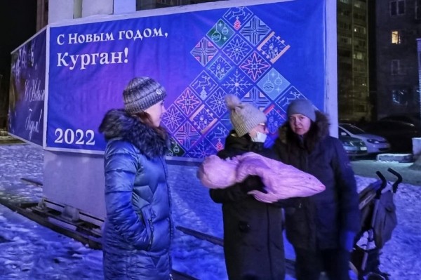 В Кургане зажглась ещё одна новогодняя елка