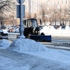 
											Губернатор Вадим Шумков провел выездное совещание по уборке дорог и дворов Кургана									