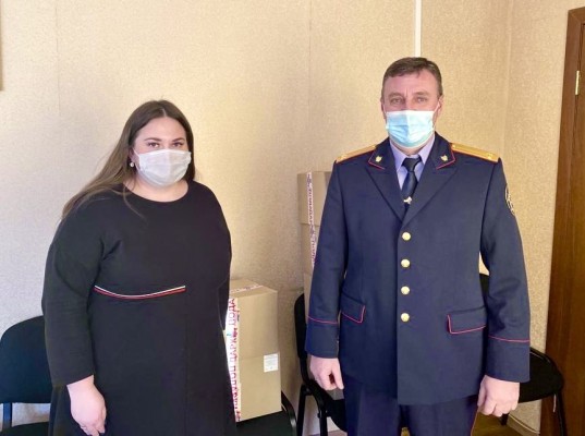 С наступающими Новым годом и Рождеством сотрудники следственного управления поздравили воспитанников подшефных учреждений С наступающими Новым годом и Рождеством сотрудники следственного управления поздравили воспитанников подшефных учреждений