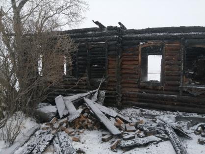 В Курганской области в сгоревшем доме нашли тело тело 55-летней женщины В Курганской области в сгоревшем доме нашли тело тело 55-летней женщины