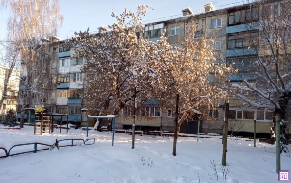 В Кургане ребенок получил травму: на мальчика упала огромная сосулька В Кургане ребенок получил травму: на мальчика упала огромная сосулька