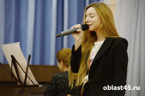 «Высоцкий – это вселенная». Курганцы каждый день поют песни артиста «Высоцкий – это вселенная». Курганцы каждый день поют песни артиста