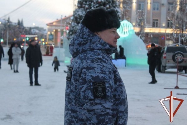 В новогоднюю ночь росгвардейцы обеспечили правопорядок в Зауралье В новогоднюю ночь росгвардейцы обеспечили правопорядок в Зауралье