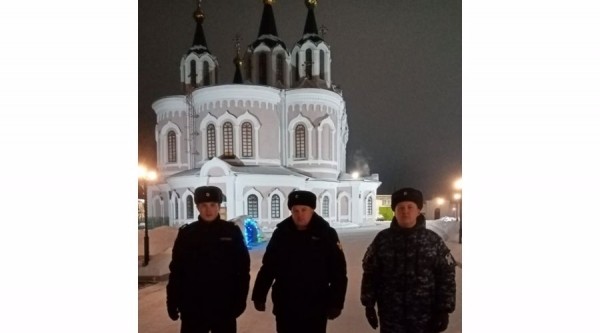 Подразделения Росгвардии выполнили задачи по охране правопорядка во время празднования Рождества Христова в Зауралье