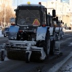 
											Губернатор Вадим Шумков провел выездное совещание по уборке дорог и дворов Кургана									