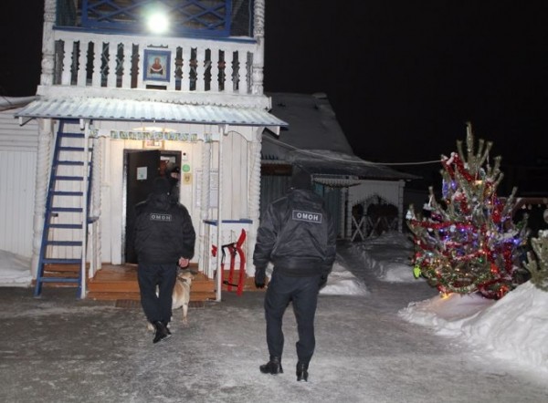 Подразделения Росгвардии выполнили задачи по охране правопорядка во время празднования Рождества Христова в Зауралье