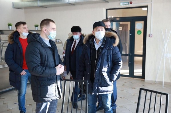 В Зауралье губернатор Шумков поручил поддержать придорожный бизнес в Лебяжье В Зауралье губернатор Шумков поручил поддержать придорожный бизнес в Лебяжье