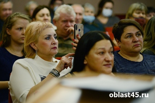 «Высоцкий – это вселенная». Курганцы каждый день поют песни артиста «Высоцкий – это вселенная». Курганцы каждый день поют песни артиста