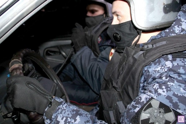 В Кургане иностранец угнал авто и устроил беспредел на дороге