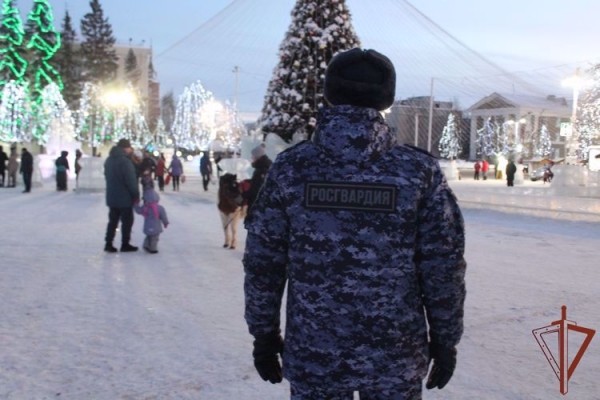 В новогоднюю ночь росгвардейцы обеспечили правопорядок в Зауралье В новогоднюю ночь росгвардейцы обеспечили правопорядок в Зауралье
