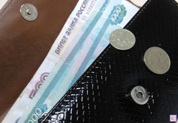 Выживаем: у 38% уральцев за год ощутимо упали зарплаты