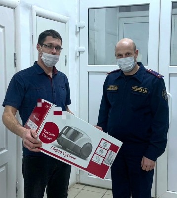 С наступающими Новым годом и Рождеством сотрудники следственного управления поздравили воспитанников подшефных учреждений С наступающими Новым годом и Рождеством сотрудники следственного управления поздравили воспитанников подшефных учреждений