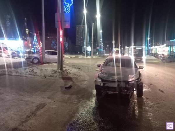 В Заозерном в результате столкновения двух иномарок погибла женщина